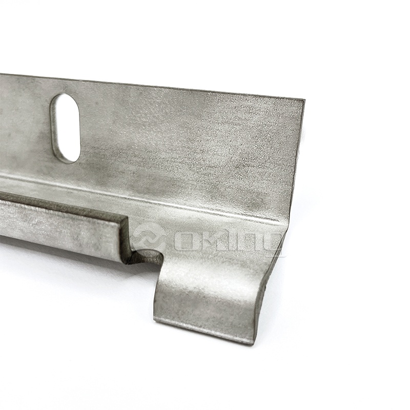 I -double pataas at pababa ng cladding system bracket